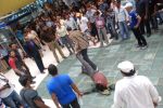 Akshay Kumar promote Rowdy Rathore on the sets of CID in Kandivli, Mumbai on 22nd May 2012 (210).JPG